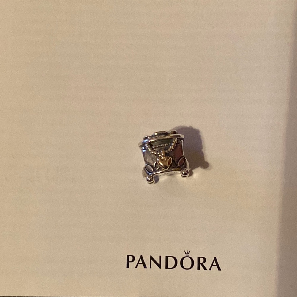 Pandora My unforgettable moment jewelry box charm